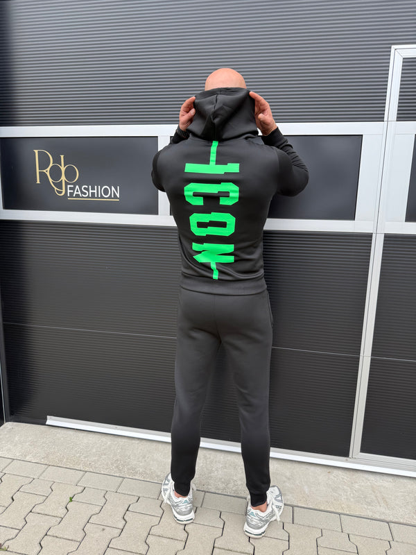2 joggingpakken €100,- Mix en Match