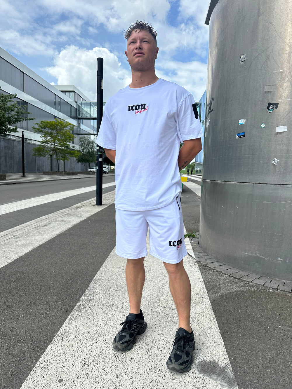 ICON Two Piece Set AH7337