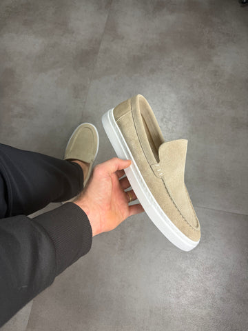 The Classic Suede Loafer Beige