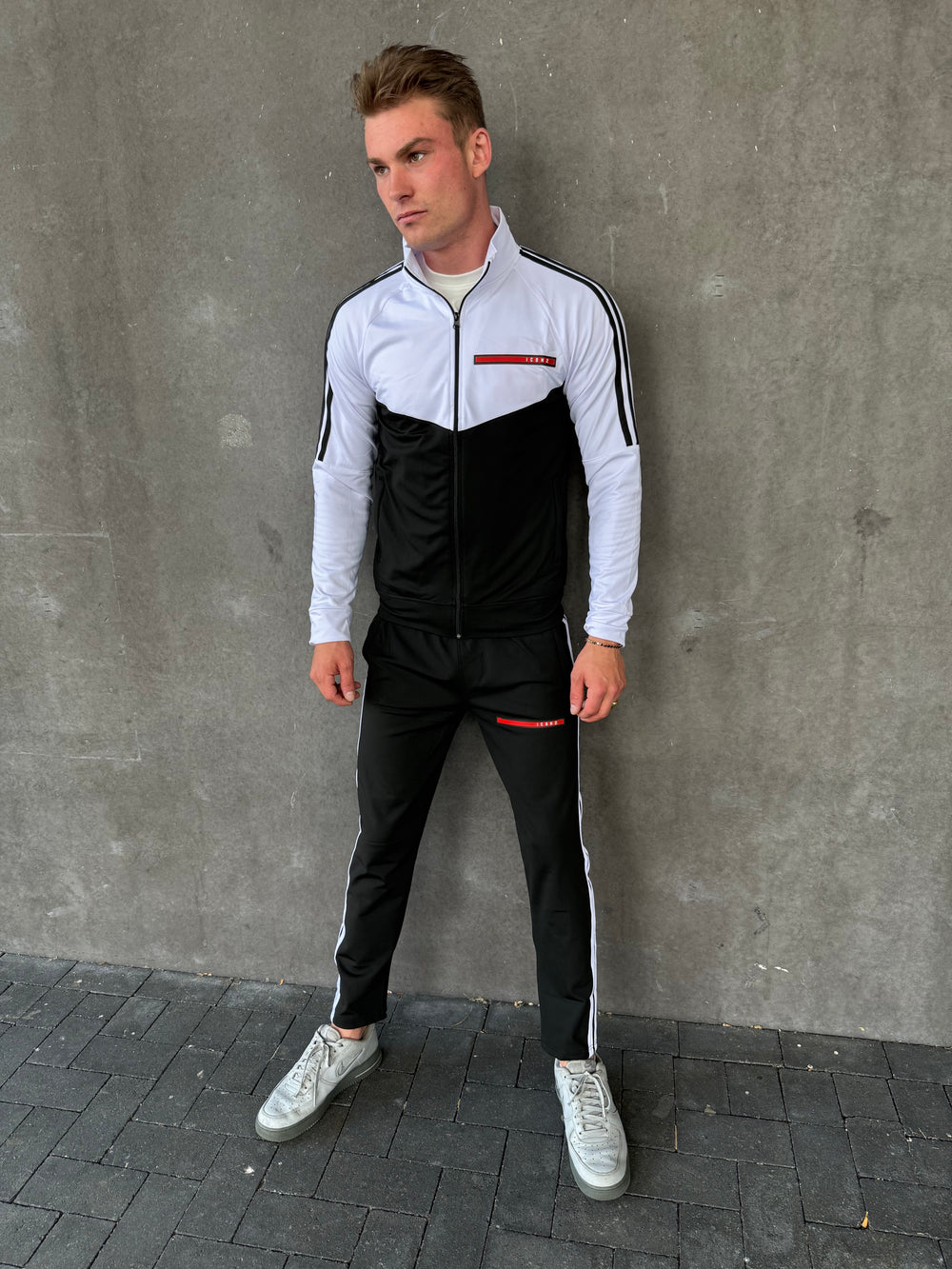 ICON2 Exclusive Track Edition Joggingpak 001