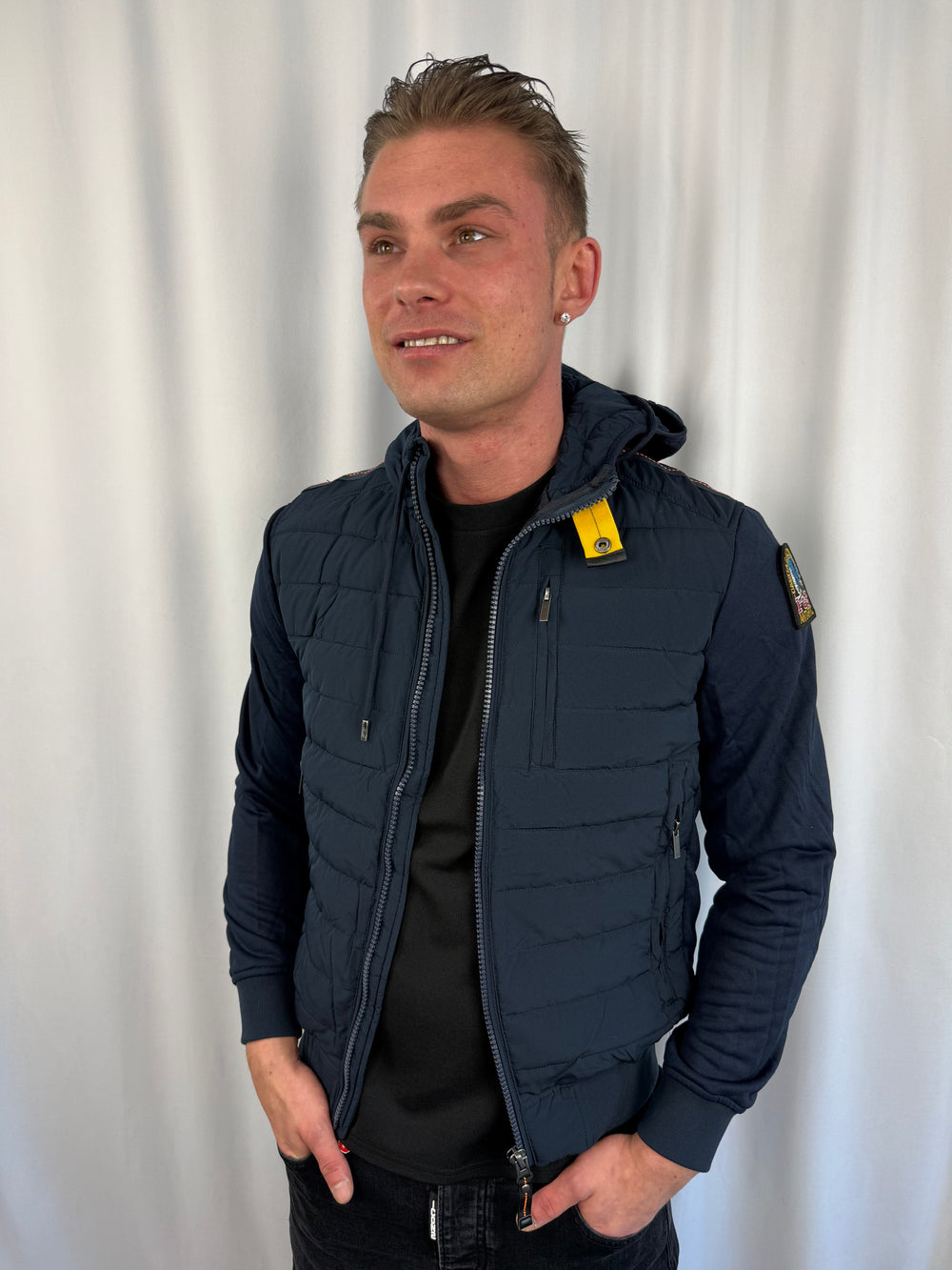 The Alpine Short Jacket Met Capuchon - Model IV