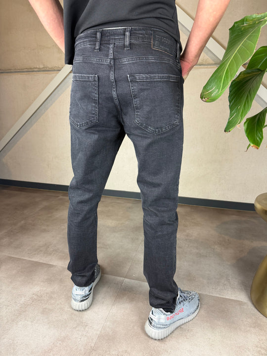 The Icon2 Slim Fit Stretch Jeans C010