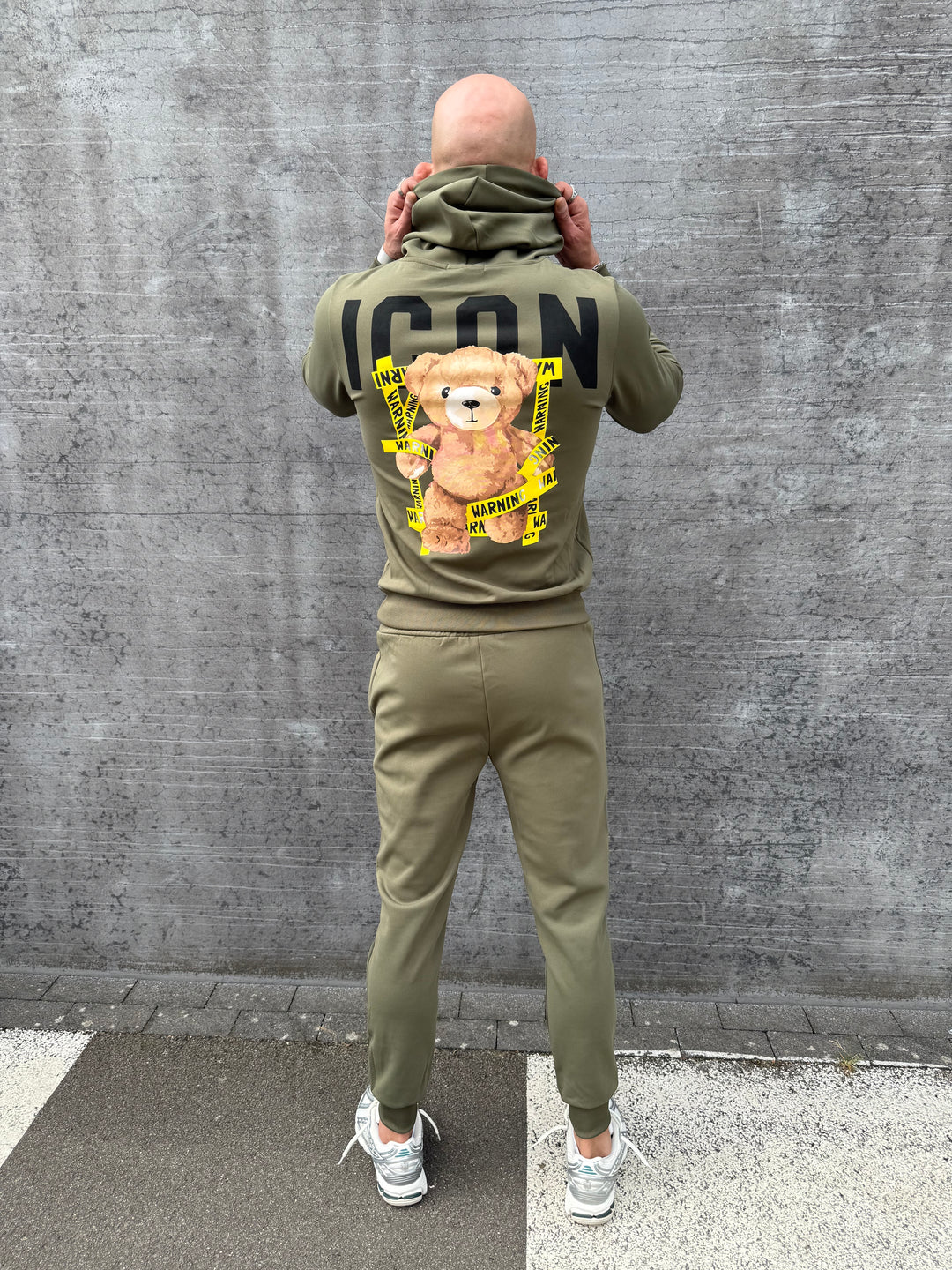ICON Warning Bear Original Joggingpak
